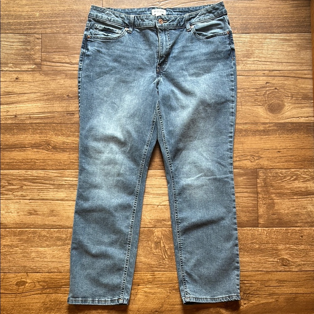 Maurice’s M Jeans Regular Mid Rise Slim Straight Size 16